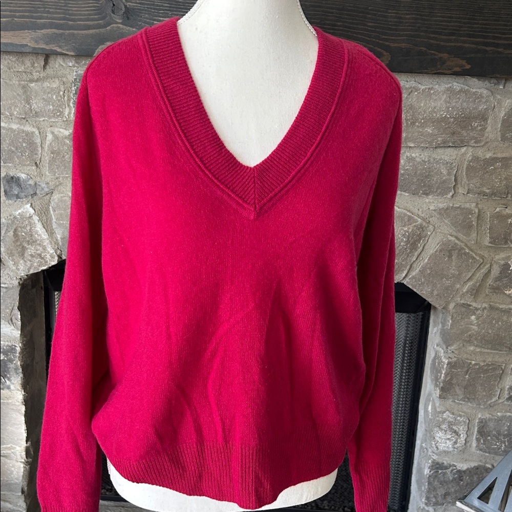 V-Neck Lightweight Sweater in Raspberry - Picture 5 of 10